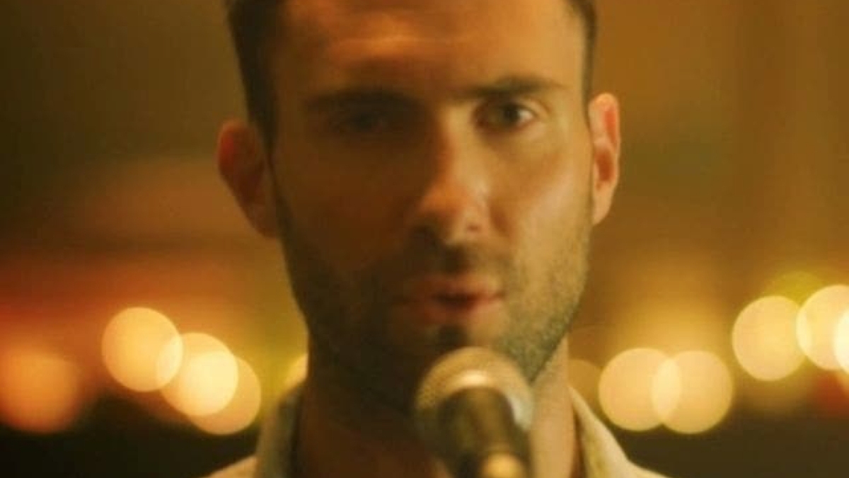 Maroon 5 клипы. Maroon 5 Songs about Jane 2002. Maroon 5 клип с деревом. Feeling go песня