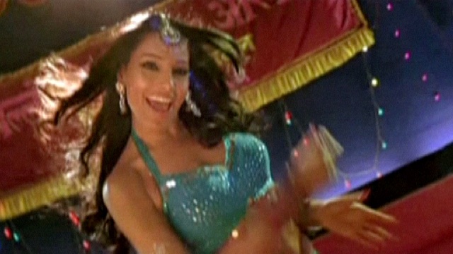 Sunidhi Chauhan Aaja Nachle Nachle Gana Beedi Music Video By