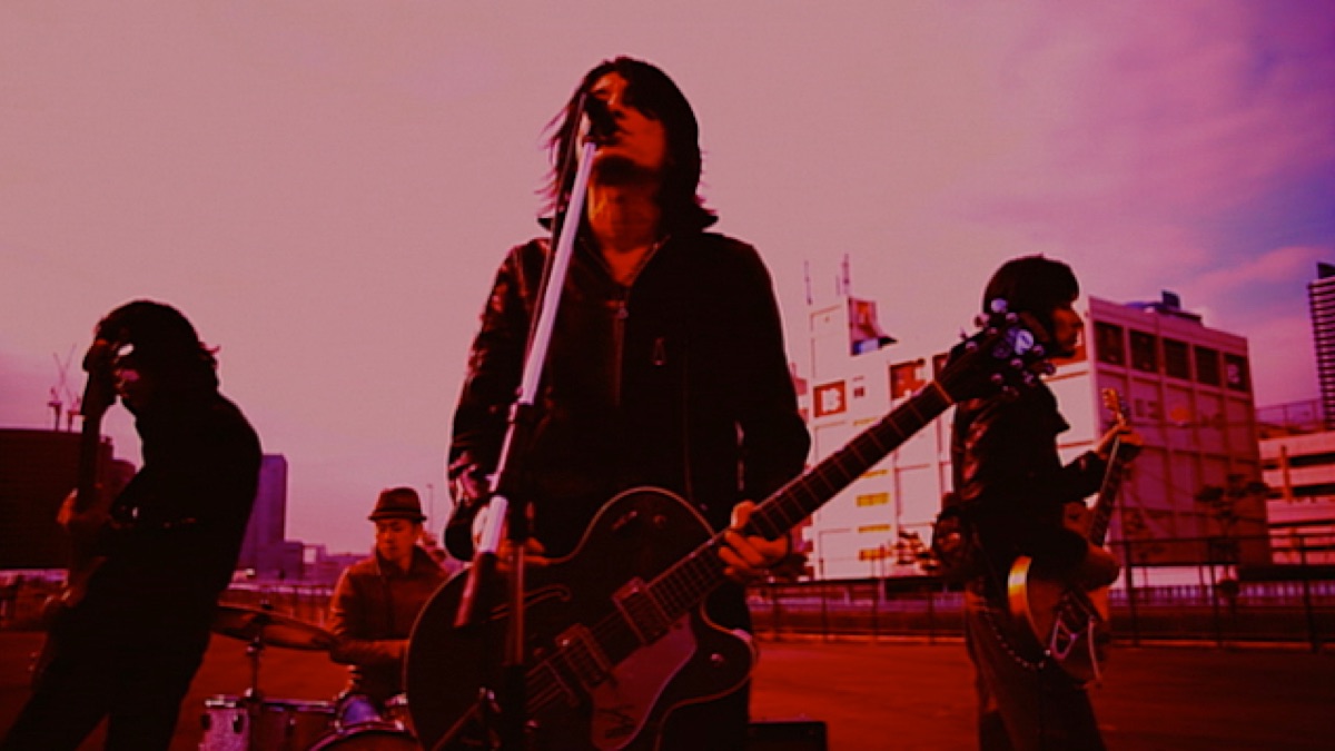 涙がこぼれそう - The Birthdayのミュージックビデオ - Apple Music