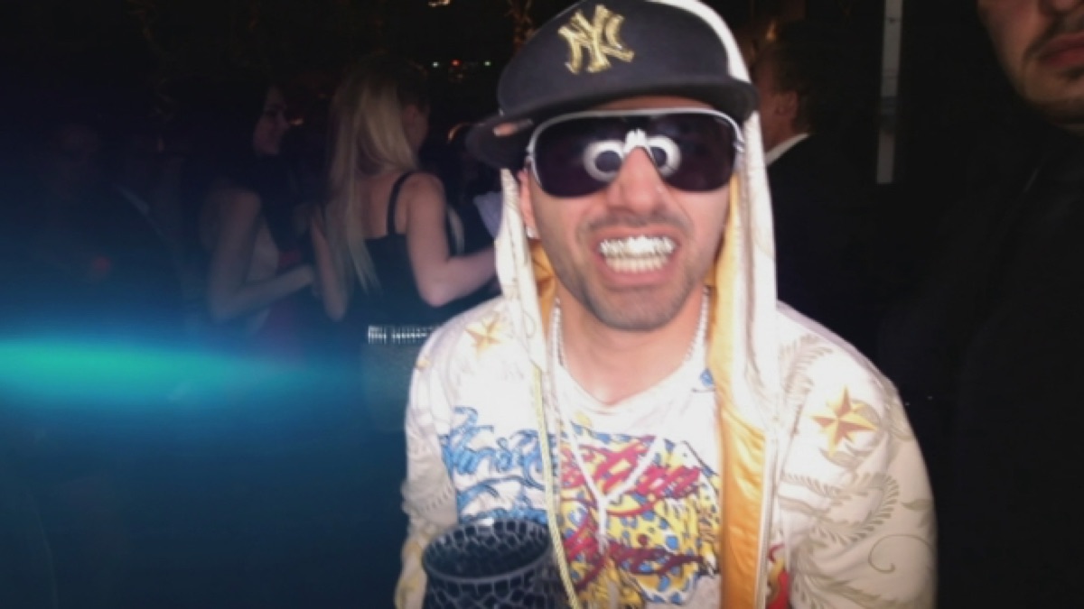 ‎Puss Puss Musikvideo med Sean Banan Apple Music