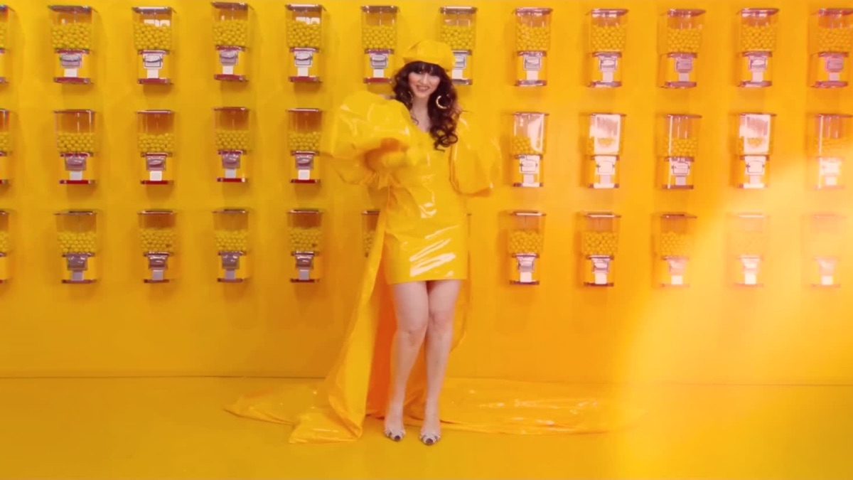 ‎Magic - Radmila Lollyのミュージックビデオ - Apple Music