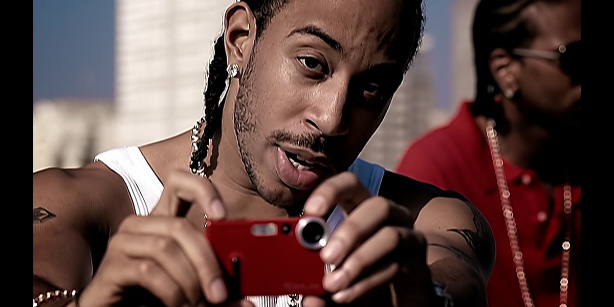 Feat bobby. Ludacris. Ludacris фото. Ludacris с косичками. Ludacris с кудрями.