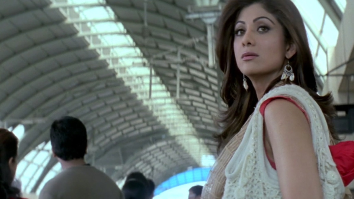 Cutie pie fantastic song anushka sharma dress