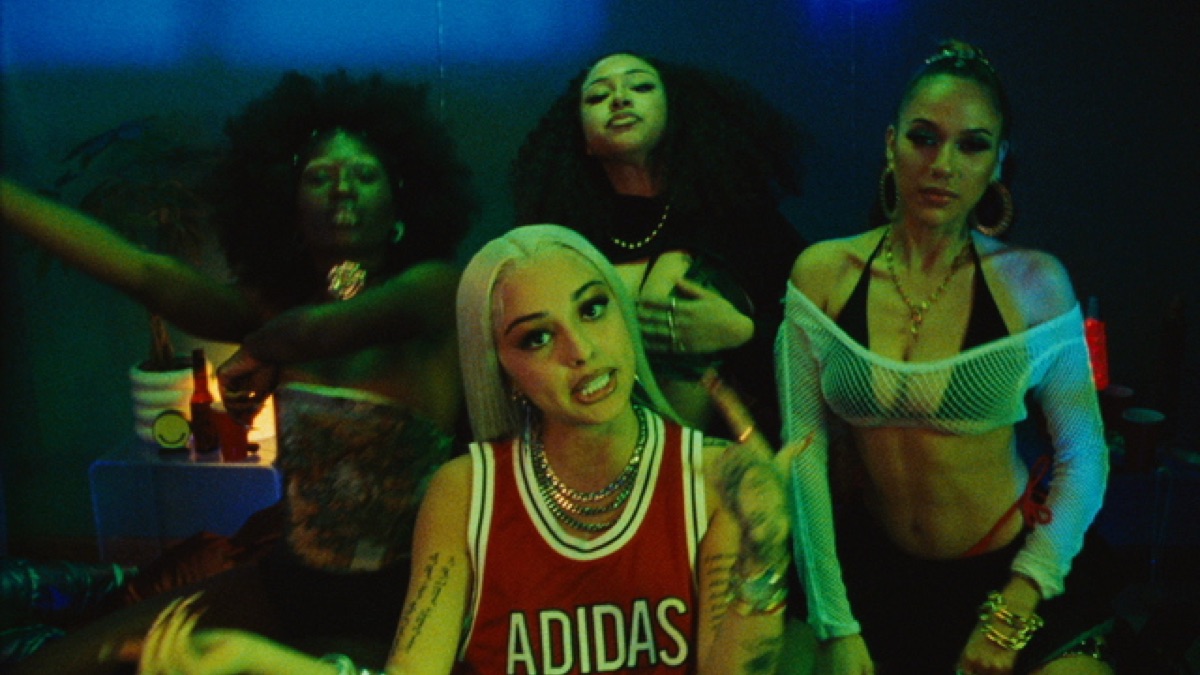 ‎Frekaa - Music Video by Malú Trevejo - Apple Music