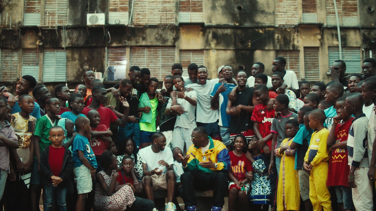 Redescends (feat. Tiakola) - SDM