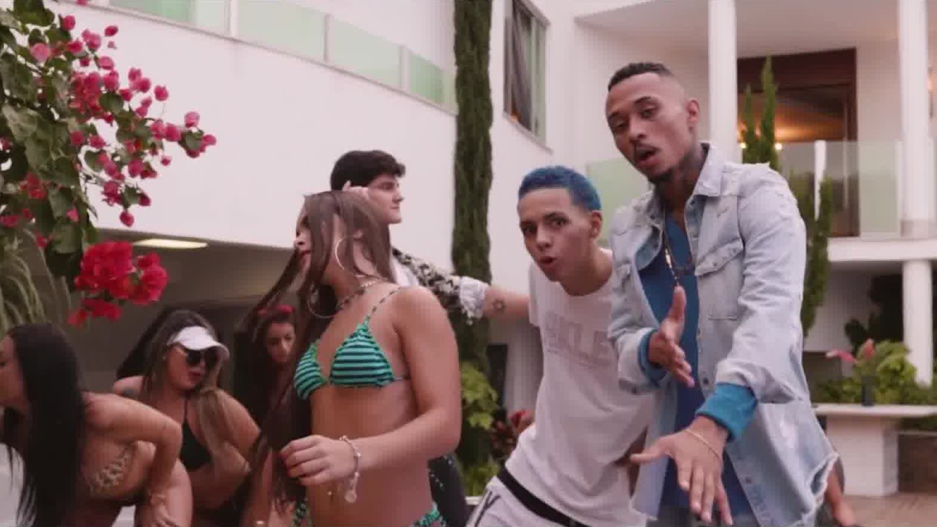 Famosinha do Instagram (feat. DJ Swat) - Music Video by MC L da