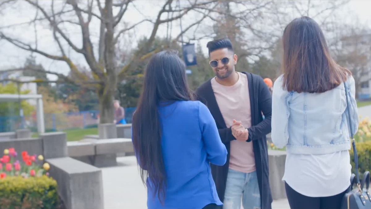 ‏‏Bhabhi Bhabhi - فيديو كليب من ‫Dollar Cheema‬ - Apple Music