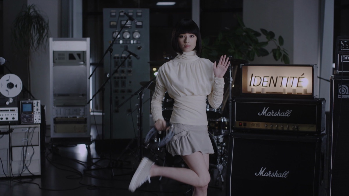 ‎月夜の肖像 Music Video - Video Musik oleh 栗山千明 - Apple Music
