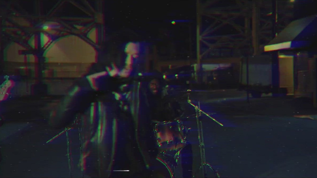 ‎Neon - Music Video by VRSTY - Apple Music