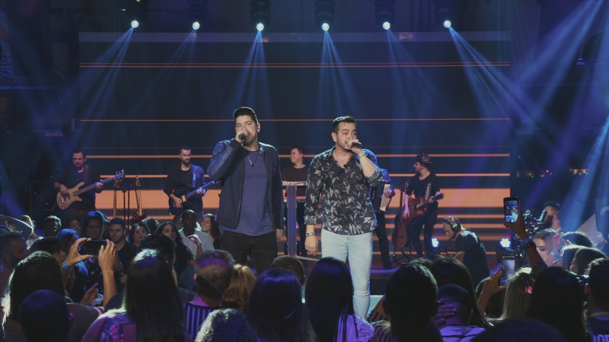 ‎Parede Apanhando pra Cama (Ao Vivo) - Music Video by Henrique & Diego - Apple Music