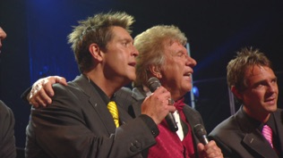 Gaither Vocal Band Sitting At The Feet Of Jesus