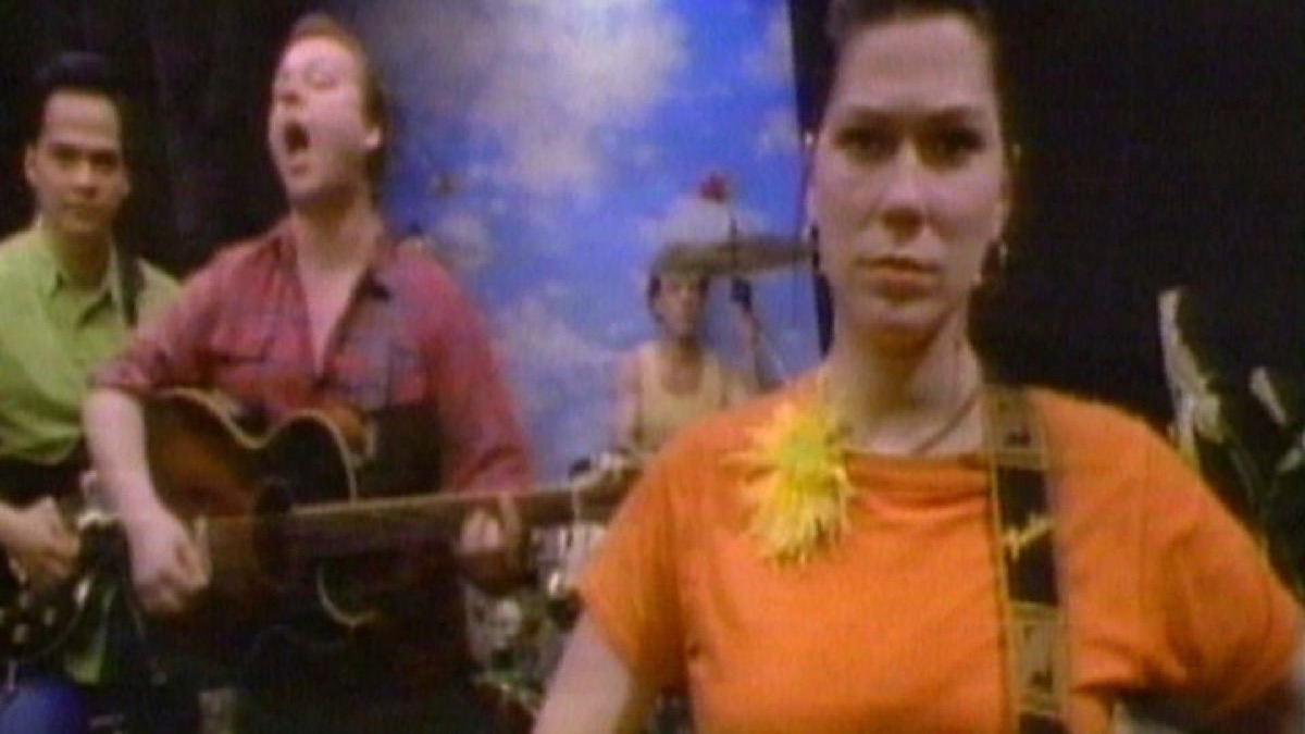 ‎Here Comes Your Man — videoclipe de Pixies — Apple Music