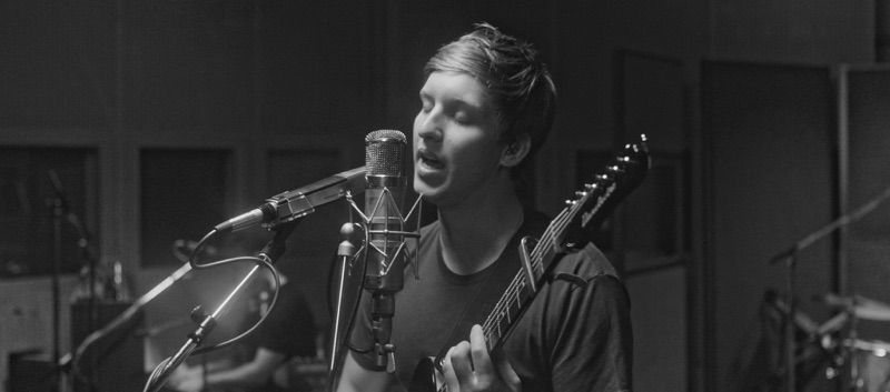 Pretty Shining People (Live At Abbey Road Studios)