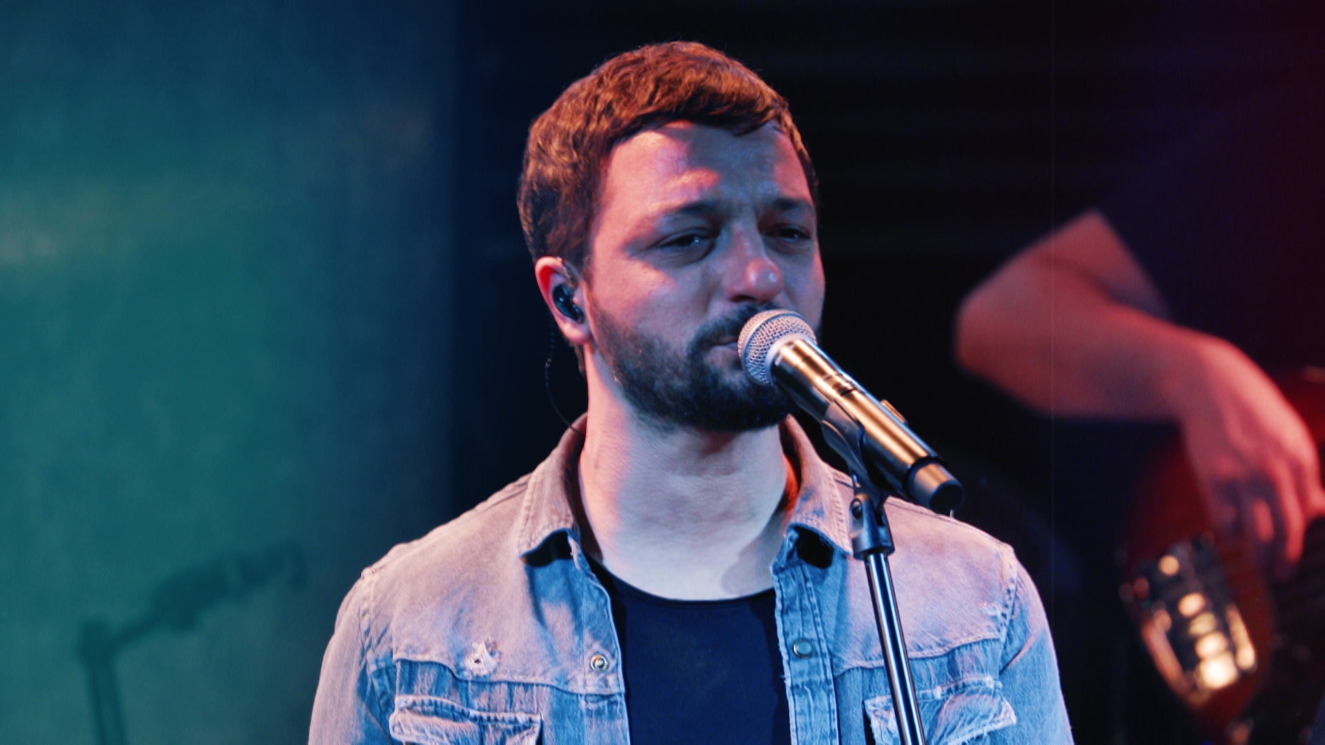 Видеоклип «Bir Elmanın Yarısı» — Mehmet Erdem — Apple Music