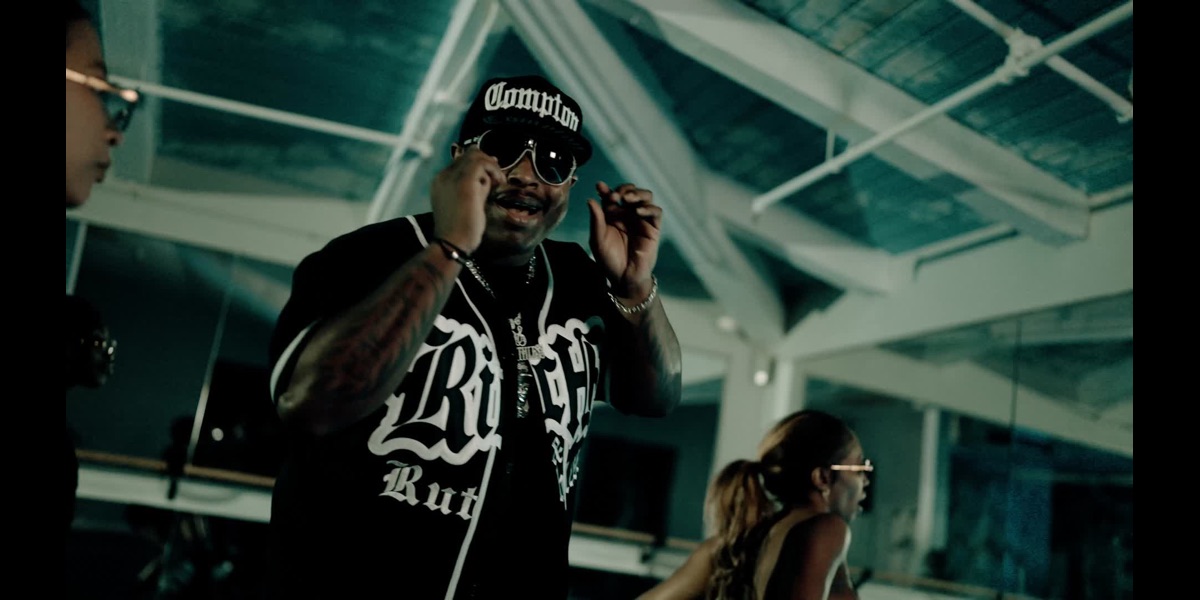 SUSPECT (feat. Lil Eazy-E) - Latoya Lainのミュージックビデオ