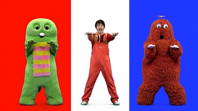 リッキー サンタ ドラゴン makestar ラキドロ applemusic Video musical de “Lucky De Happy” de ウエンツ瑛士