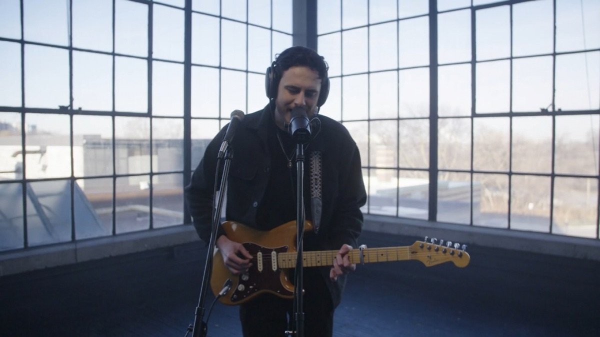 ‎Show Me Yours (Acoustic Performance) — музичне відео від виконавця Jordan Hart — Apple Music