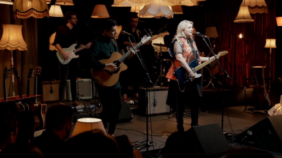 洋楽 Songs in a Small Room Small Room (Live at Mothership Studios) - Music Video by