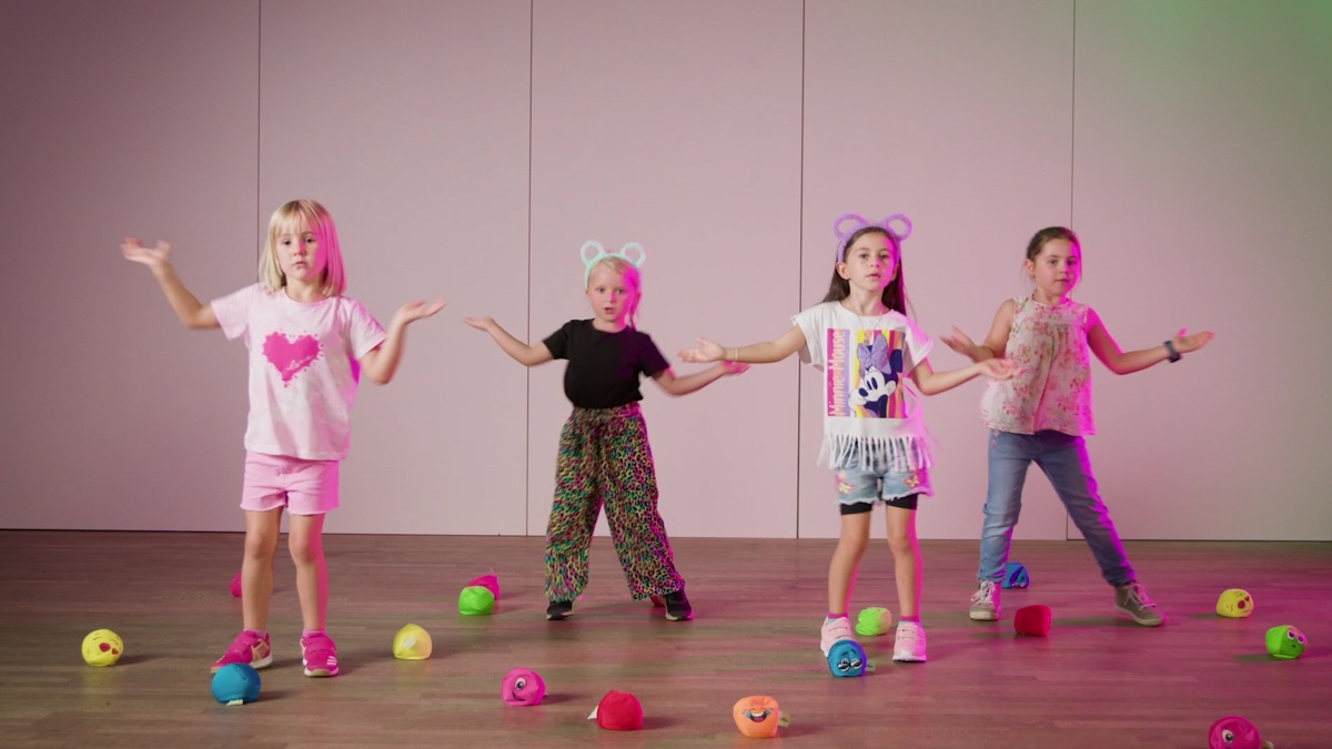 ‎Die bunte Kuh (Kids Version (Offizielles Kinder-Tanzvideo)) - Music Video by Markus Becker - Apple Music