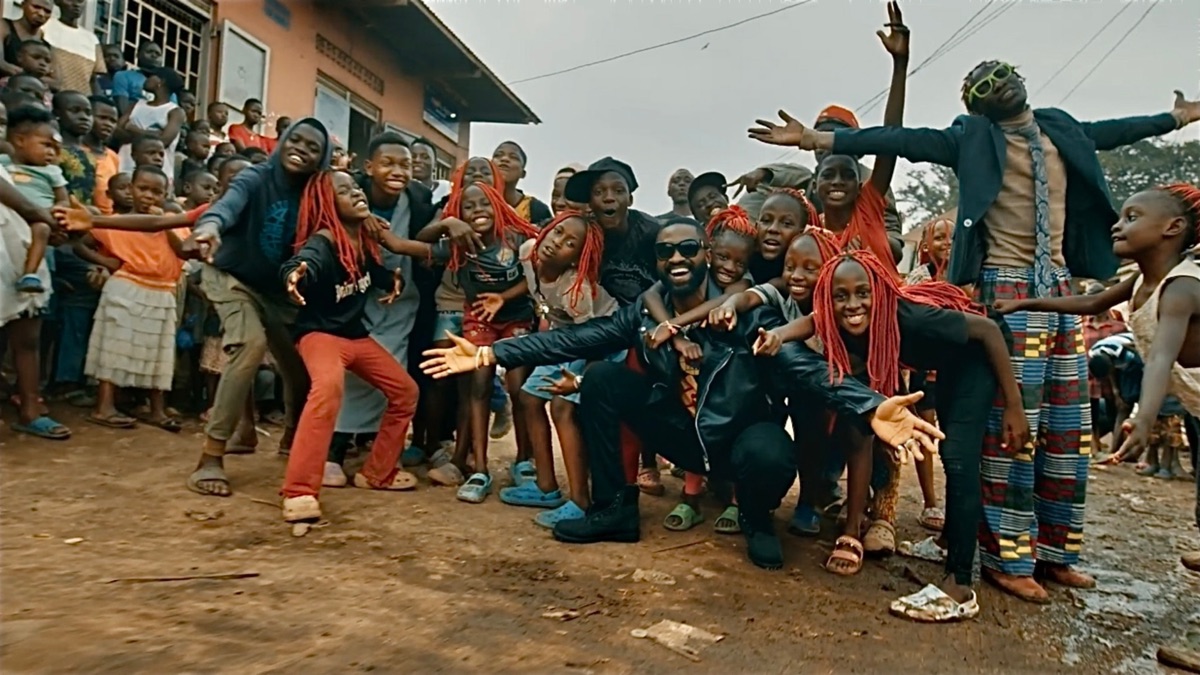 ‎I.L.U (I love You) - Music Video by Ric Hassani - Apple Music