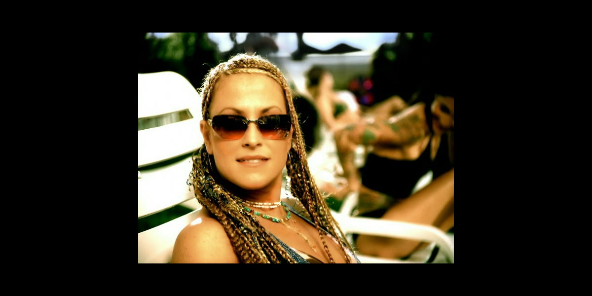 Клип песни жила была. Анастейша клипы. Anastacia left outside Alone MTV Россия.