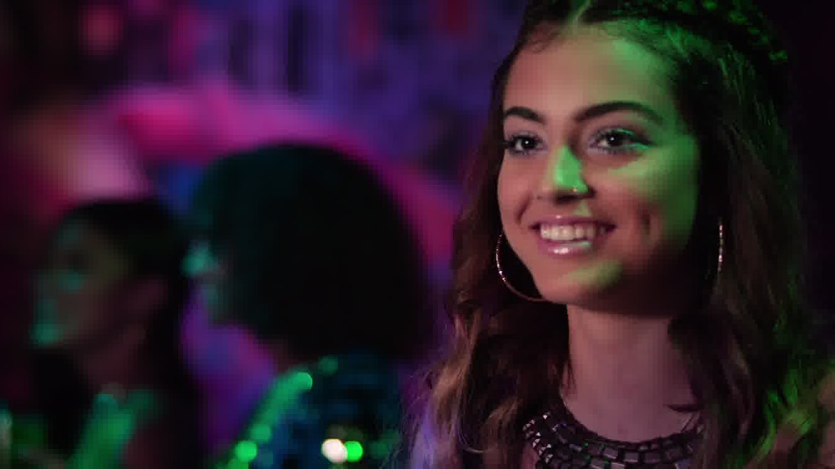 ‎Adiós - Music Video by Malú Trevejo - Apple Music