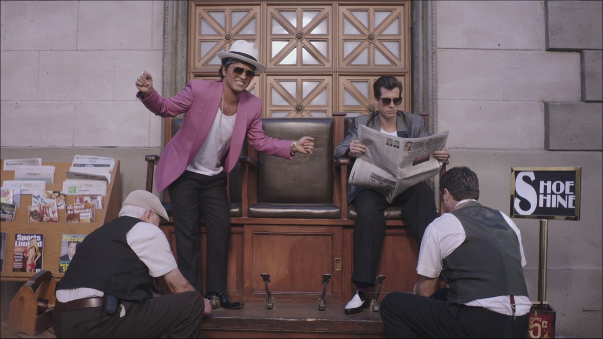 Uptown Funk (feat. Bruno Mars) - Mark Ronson