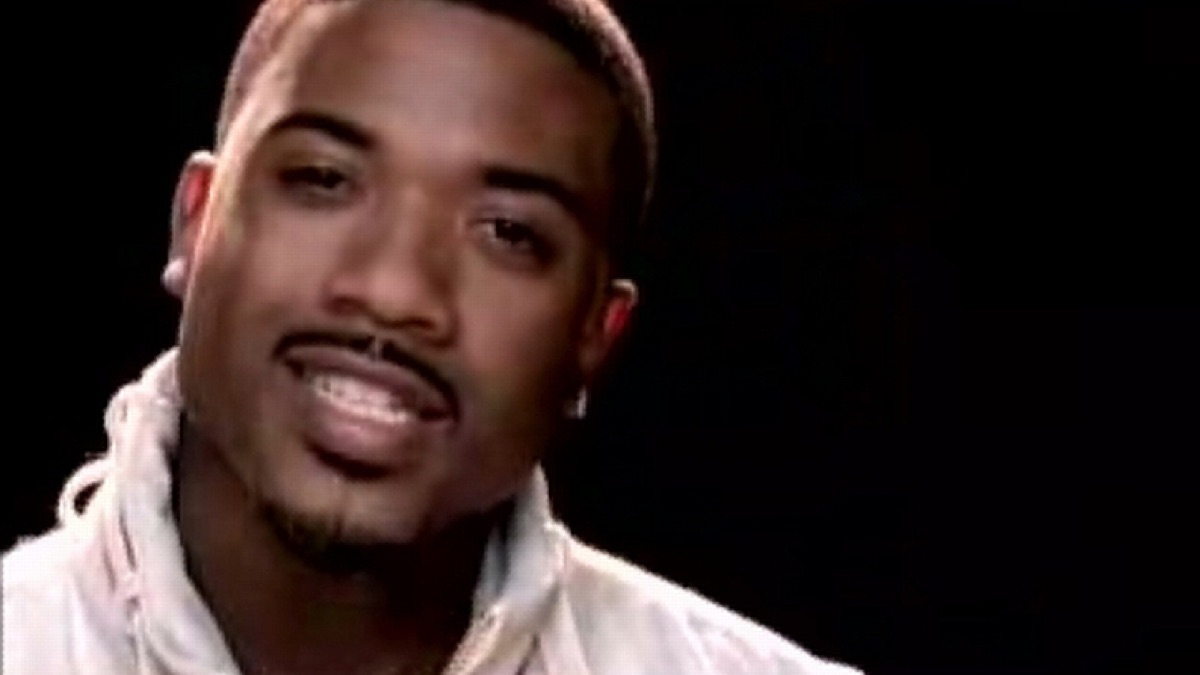 ‎Video musical de “Sexy Can I (feat. Yung Berg) ” de Ray J en Apple Music