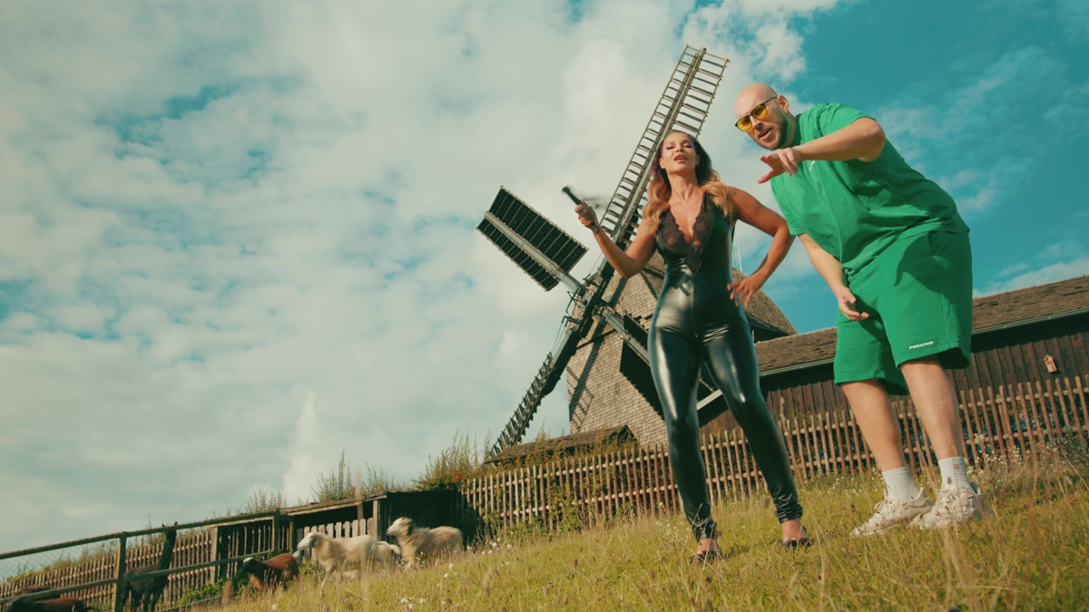 ‎Micaela - Music Video by Rumbombe & Micaela Schäfer - Apple Music