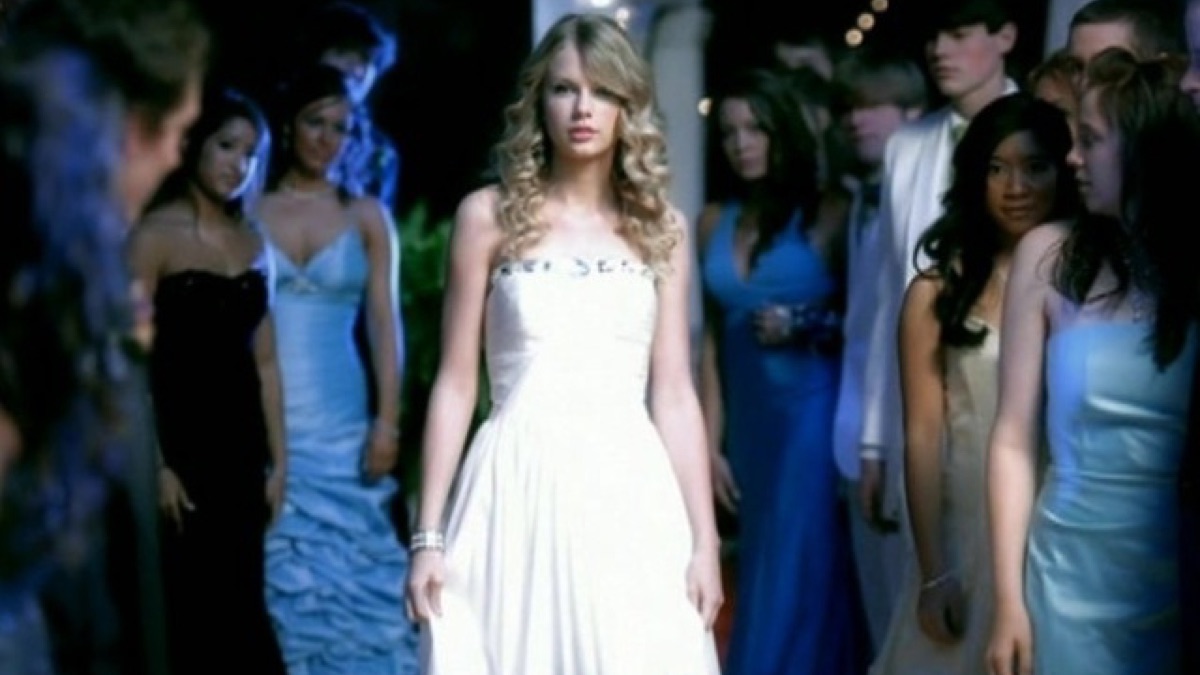 You Belong With Me (Closed-Captioned) - Taylor Swift