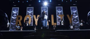 Tasha Cobbs Leonard Pour Your Oil