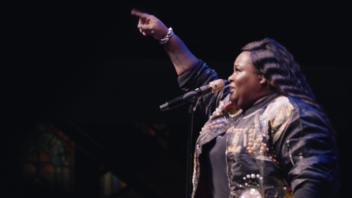 This Is a Move (Live) - Tasha Cobbs Leonard