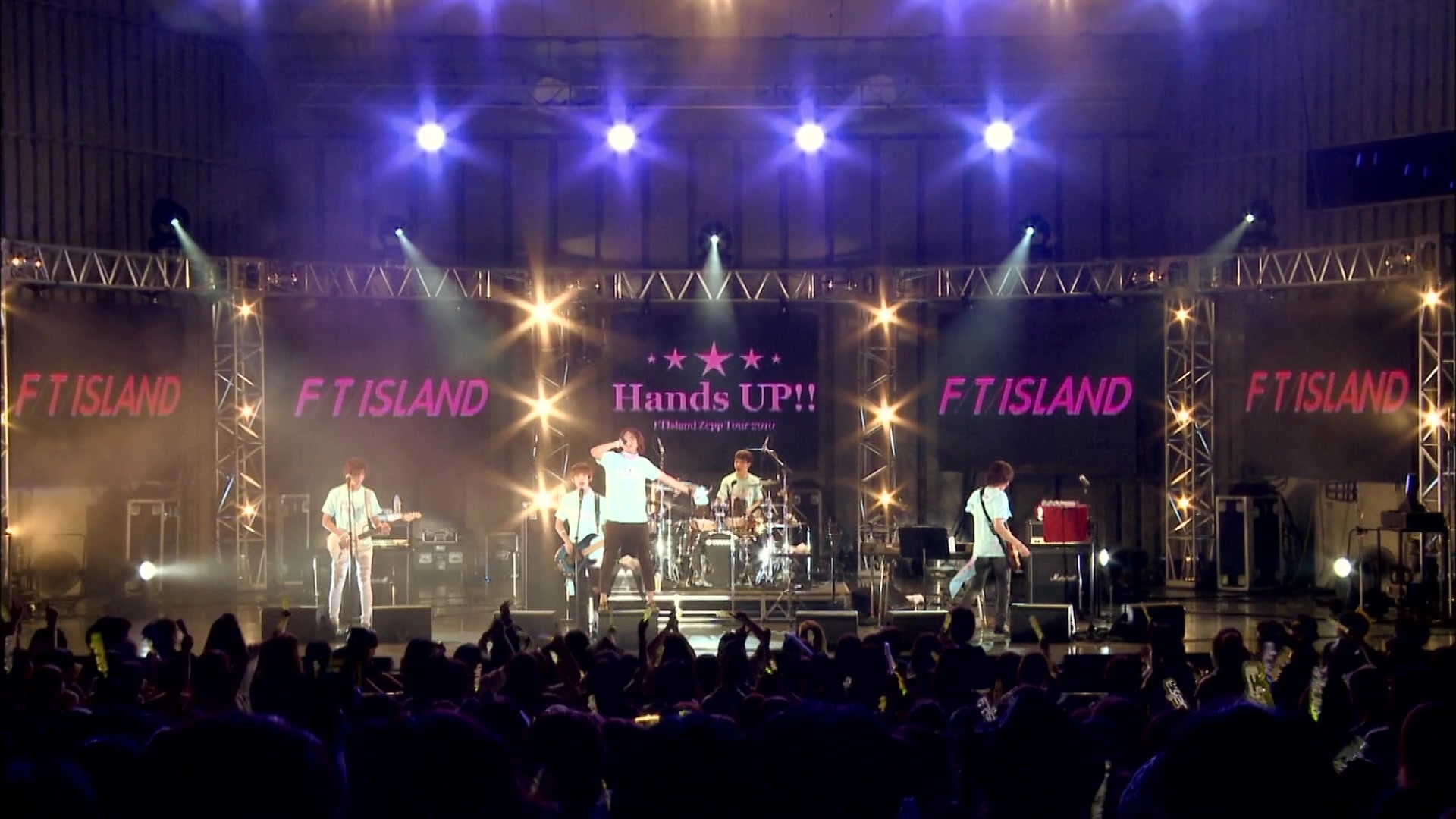 Troublemaker (Live - 2010 Zepp Tour - Hands Up!! at Hibiya Open-Air Concert  Hall, Tokyo)