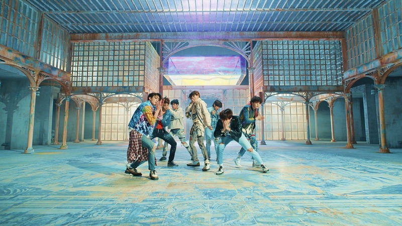 FAKE LOVE