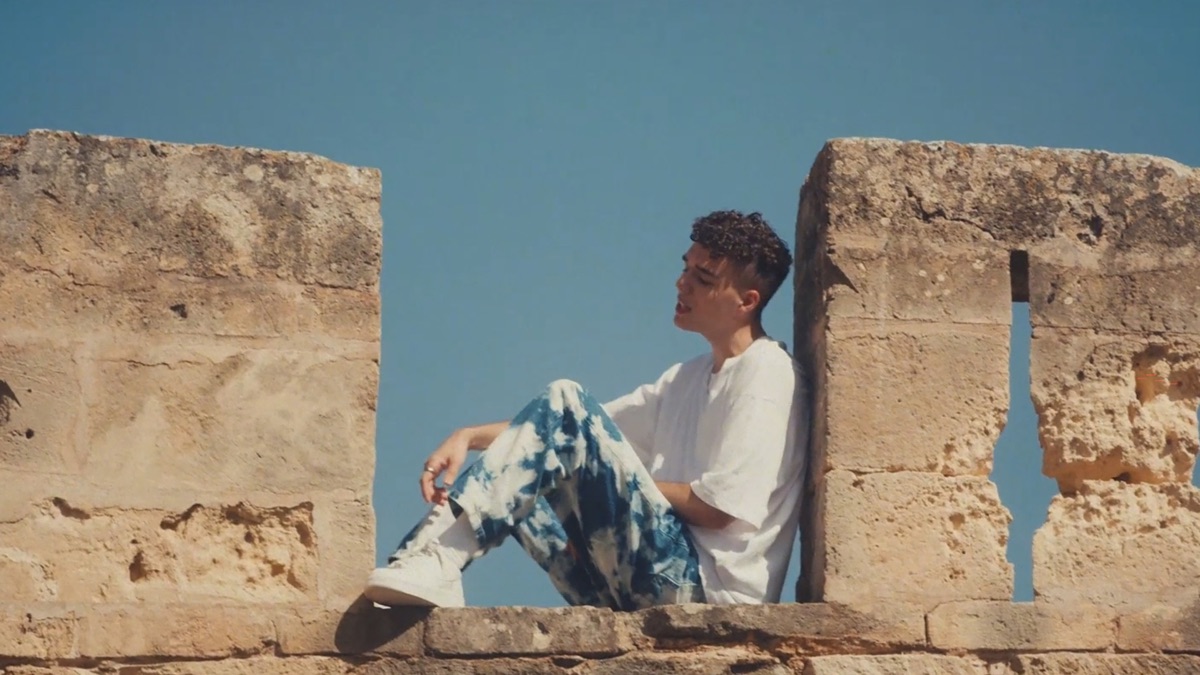 ‎2 Dumb Kids - Music Video by Levent Geiger - Apple Music