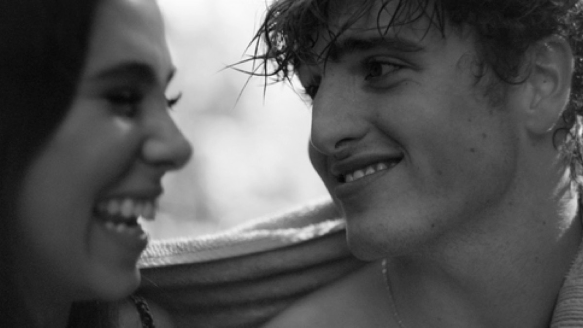 ‎GHOST TOWN Music Video by Benson Boone Apple Music(08)