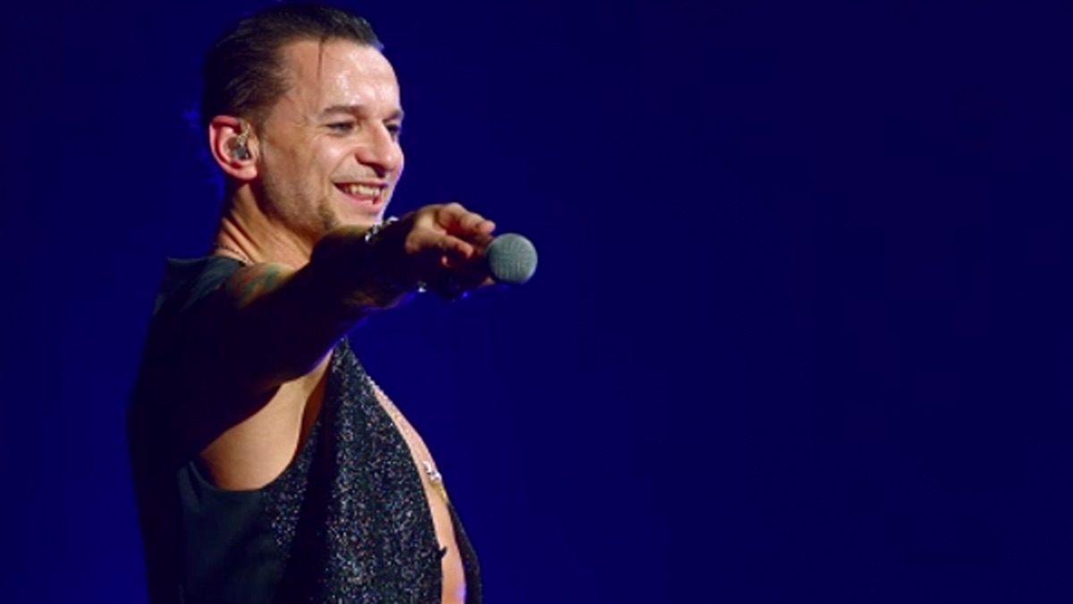 Enjoy the Silence (Live in Berlin) - Depeche Mode