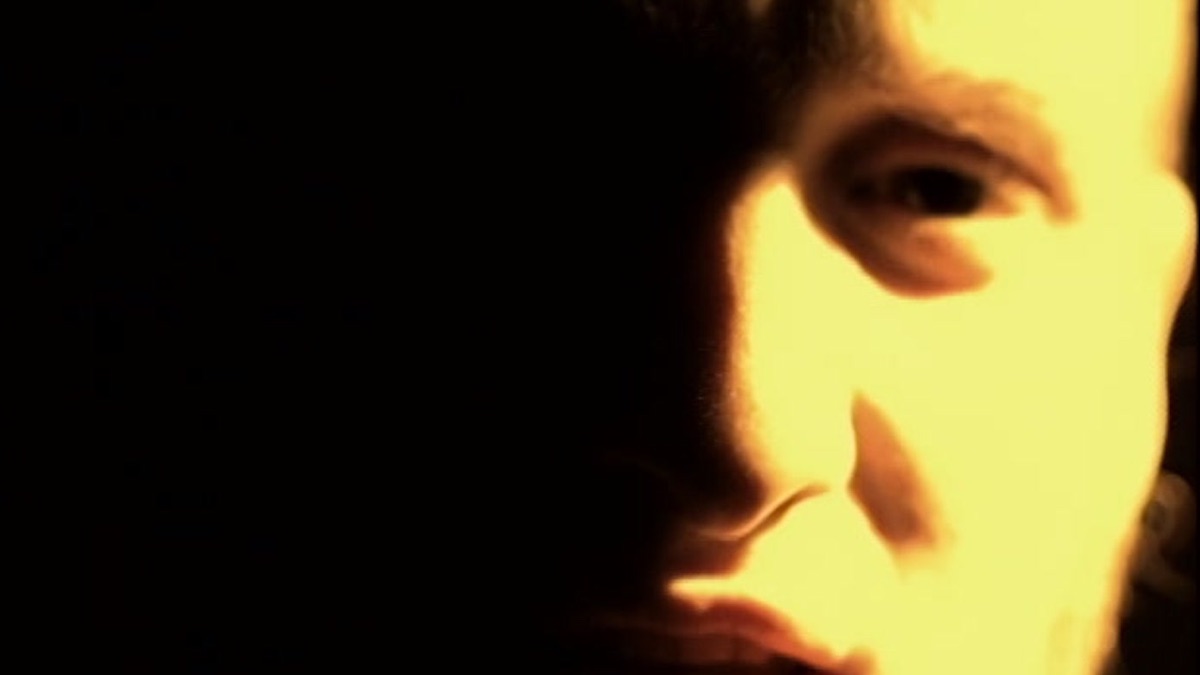 ‎No Excuses - アリス・イン・チェインズのミュージックビデオ - Apple Music