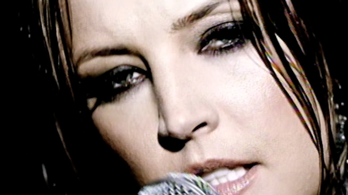 Lisa Marie Presley - Idiot (Official Music Video) 