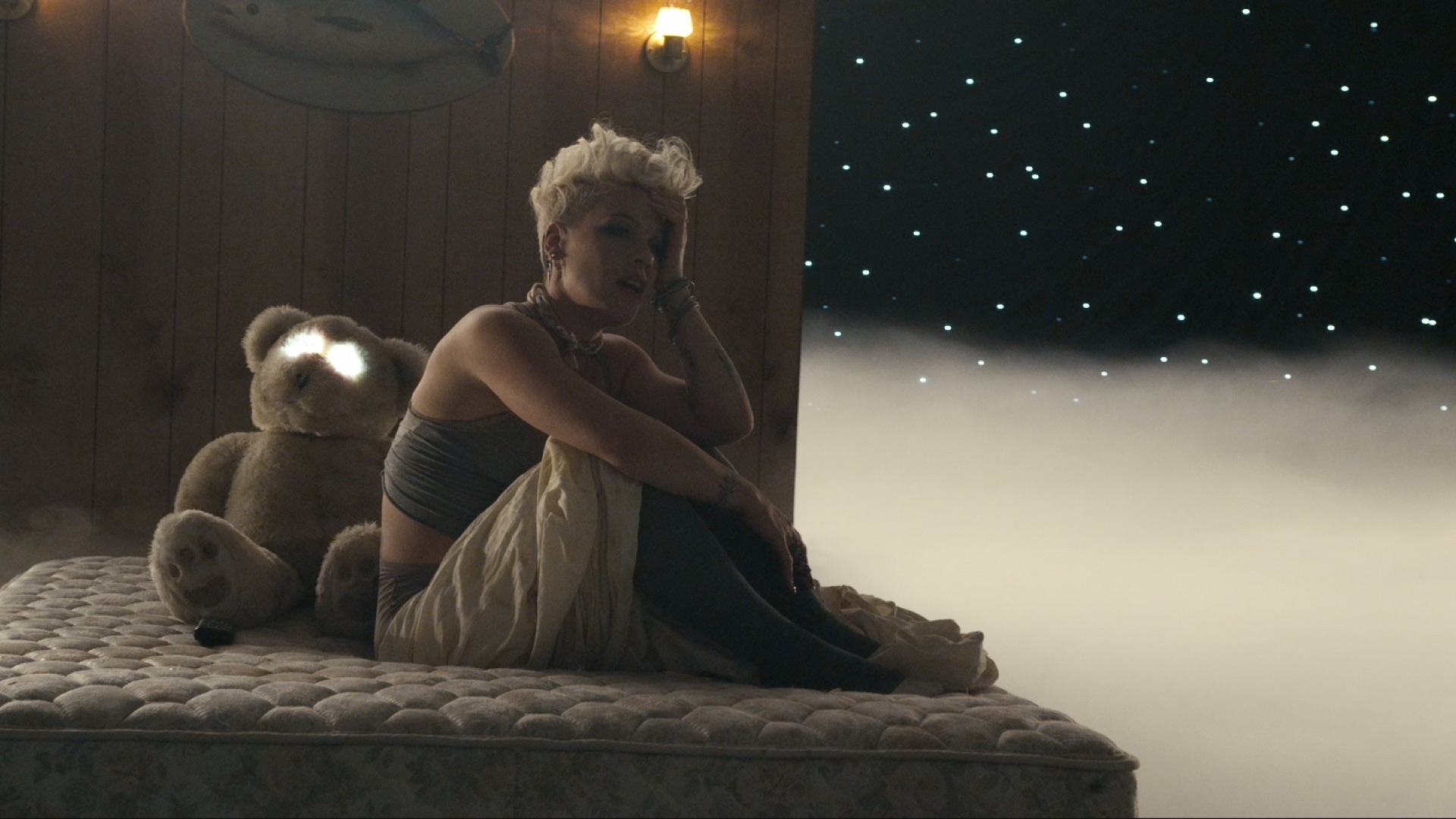 Just Give Me a Reason (feat. Nate Ruess) - Music Video by P!nk - Apple Music