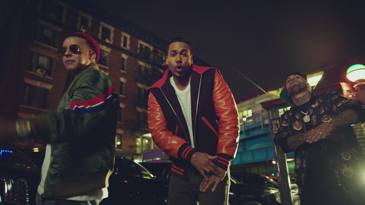 ‎Bella y Sensual - Romeo Santos, ダディー・ヤンキー & ニッキー・ジャムのミュージックビデオ - Apple Music