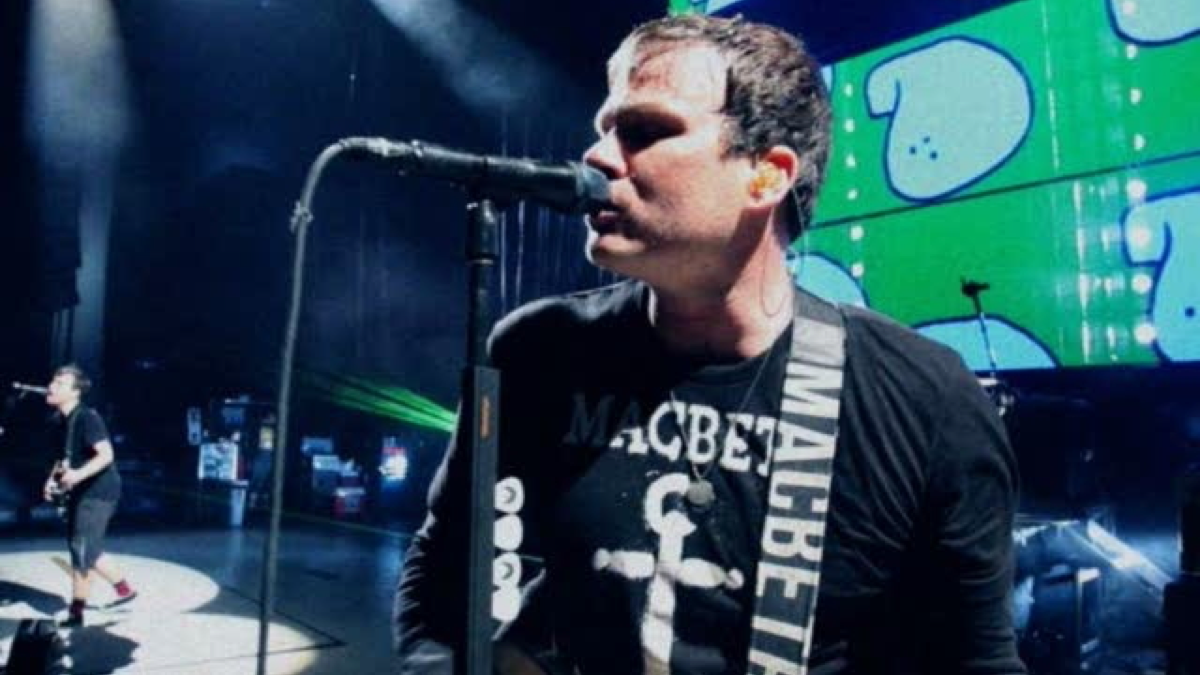 Blink gone alien stage lyrics