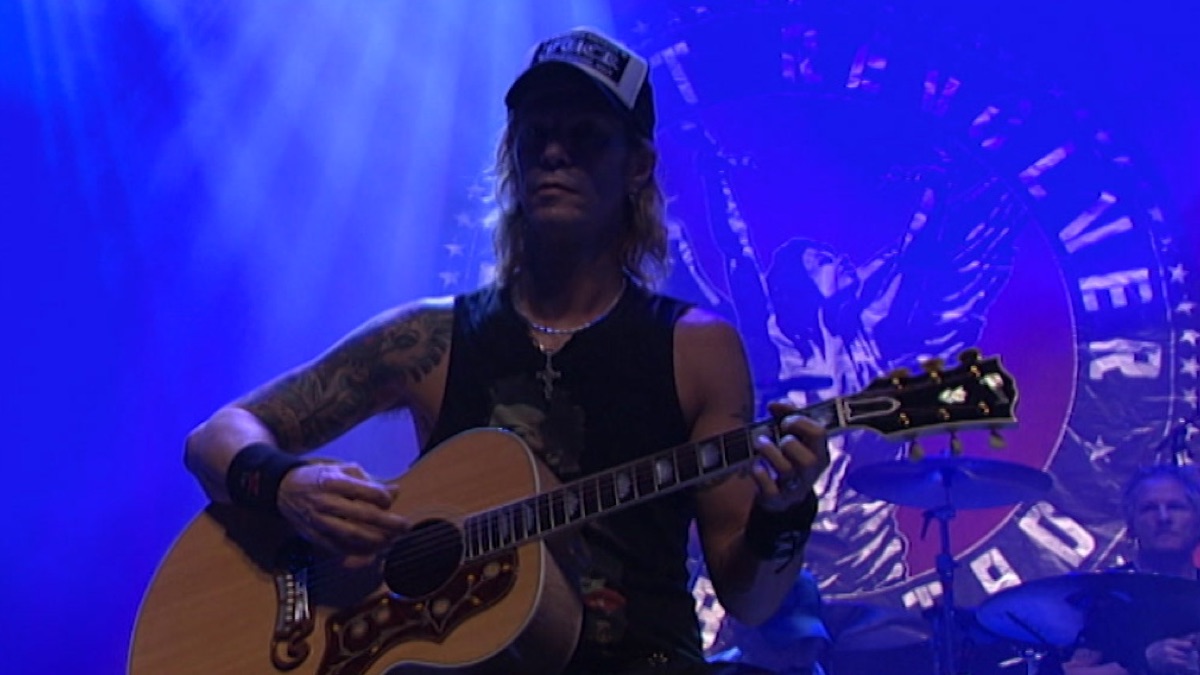 Let It Roll - Live In Germany (Live) - Album by Velvet Revolver
