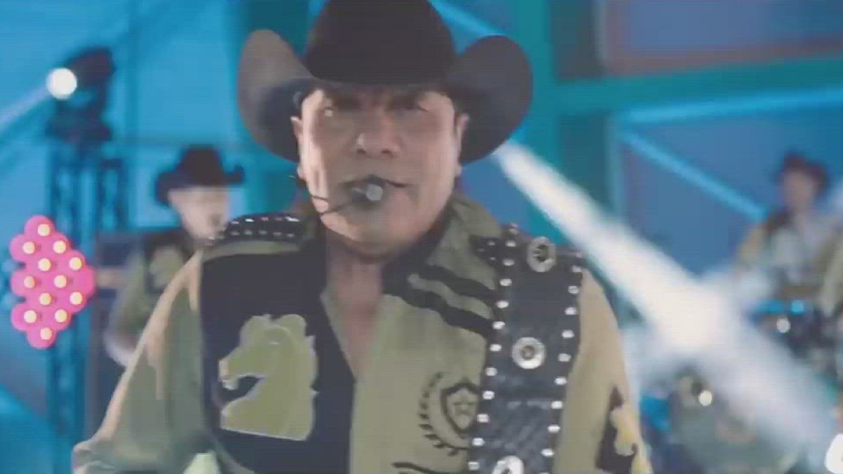 Sombrero Zapatos De TacÃ³n Con Bronco Apachurradita Music Video By