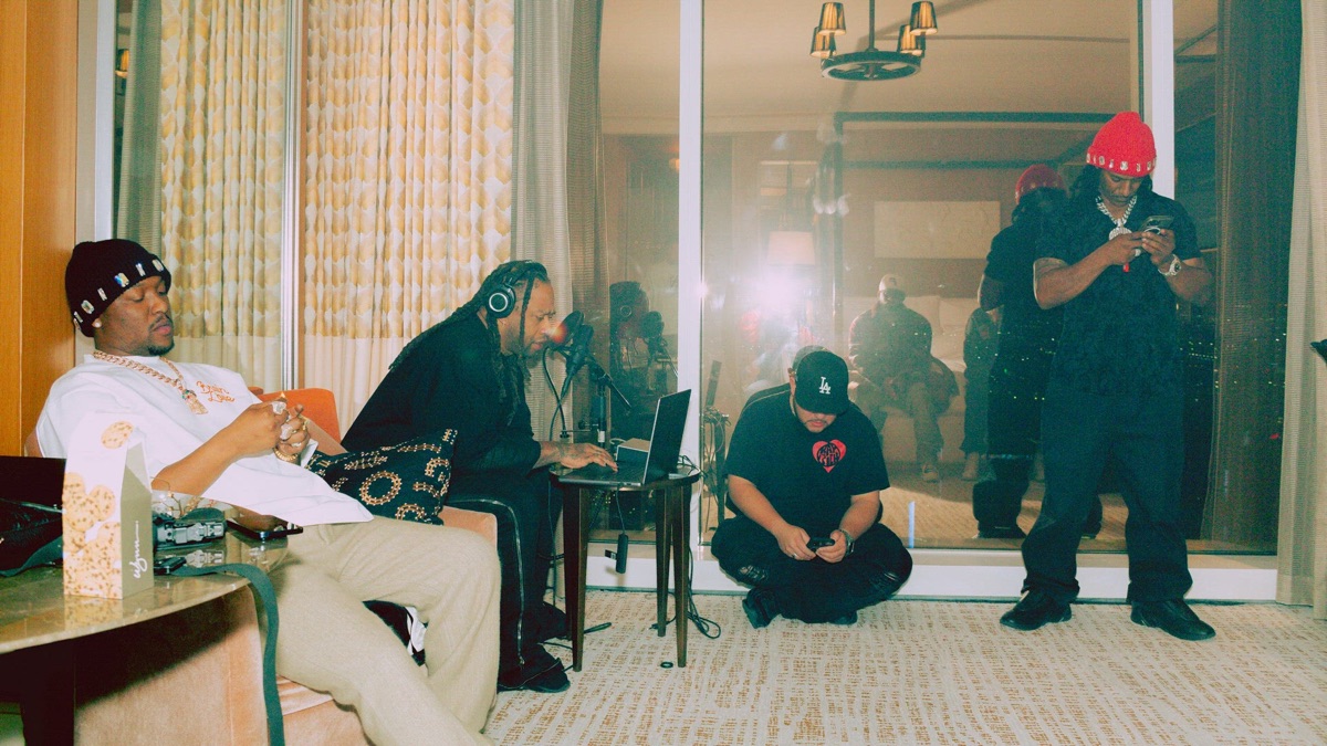 Gank Move (feat. HitgirlLena) - Music Video by Big Hit, Hit