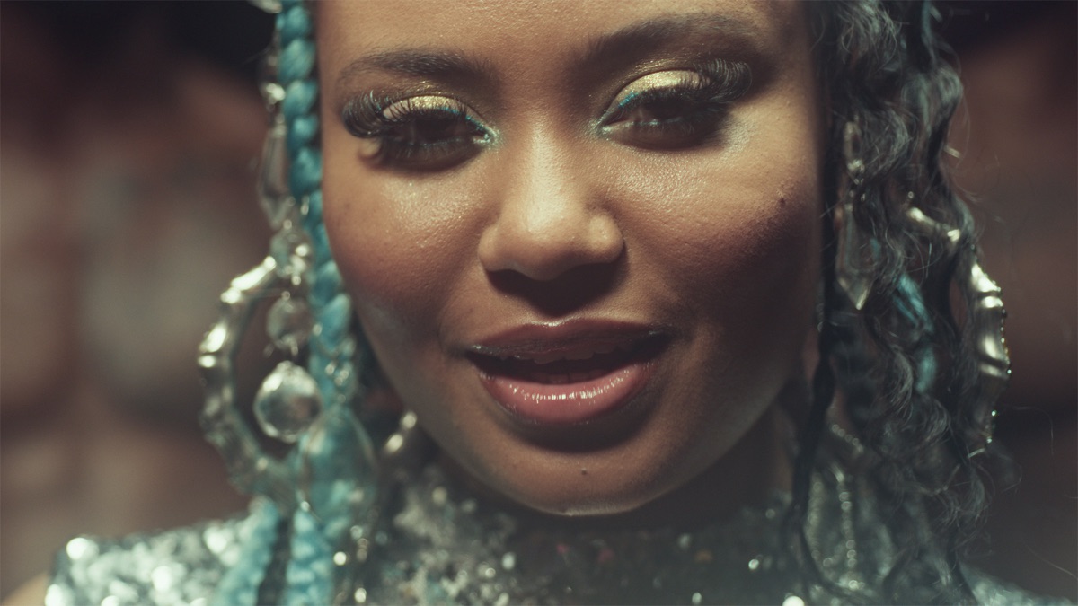  shake it to the max fly remix music video by moliy silent addy