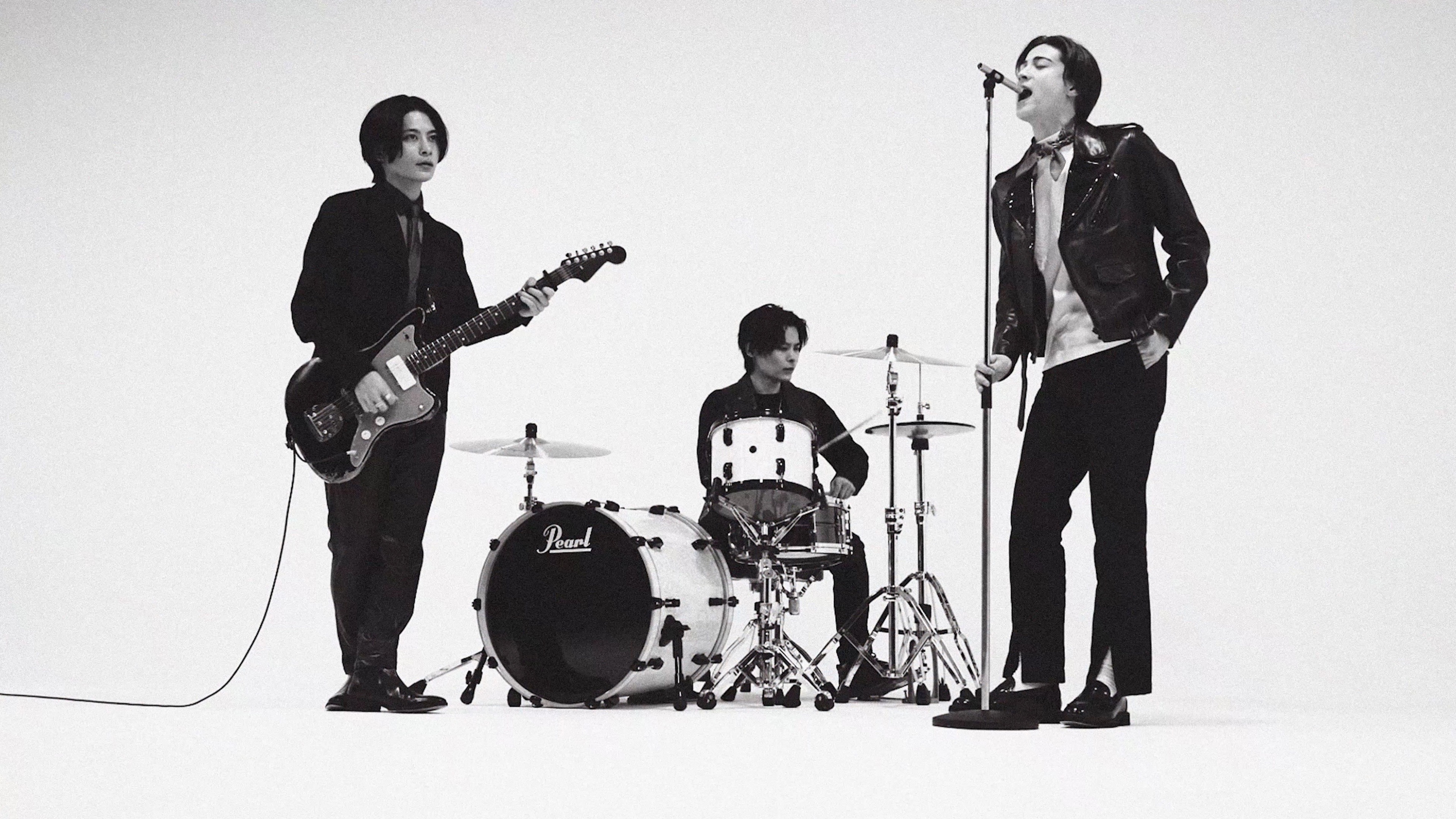 1800 - LET ME KNOWのミュージックビデオ - Apple Music