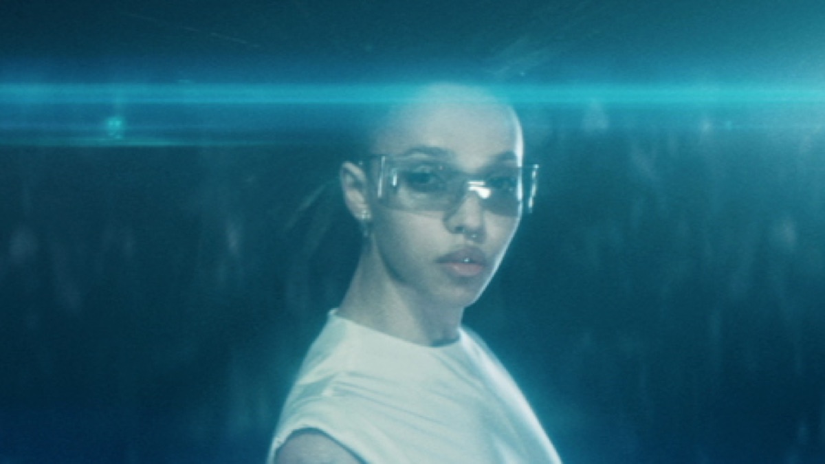 ‎Striptease - FKA twigsのミュージックビデオ - Apple Music