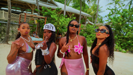 Coller la petite (feat. Theodora) - HollyG
