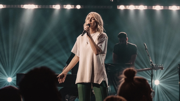 Standing In Miracles (Live) - Bethel Music & Emmy Rose